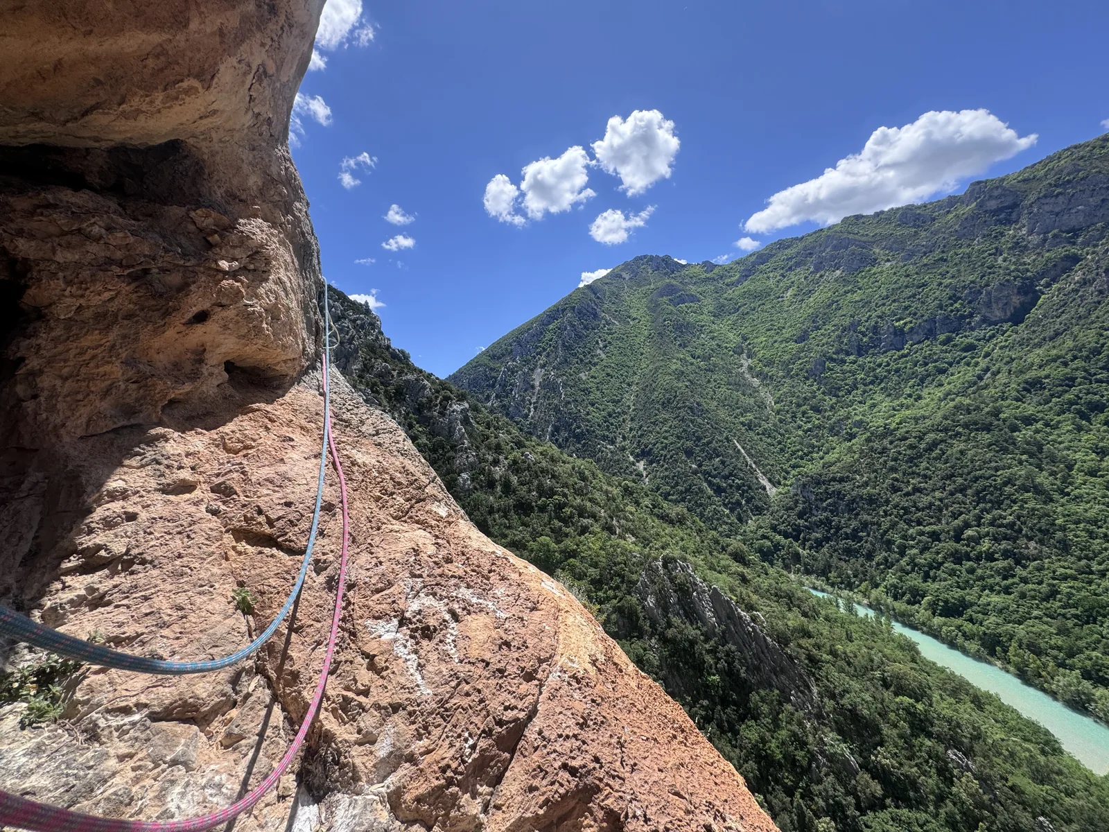Vire calcaire en plein Verdon avec cordes
