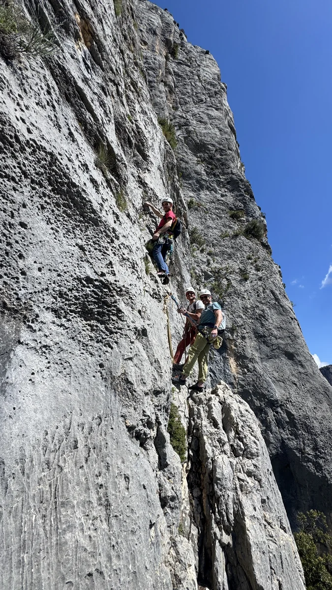 Cordée tirée sur paroi